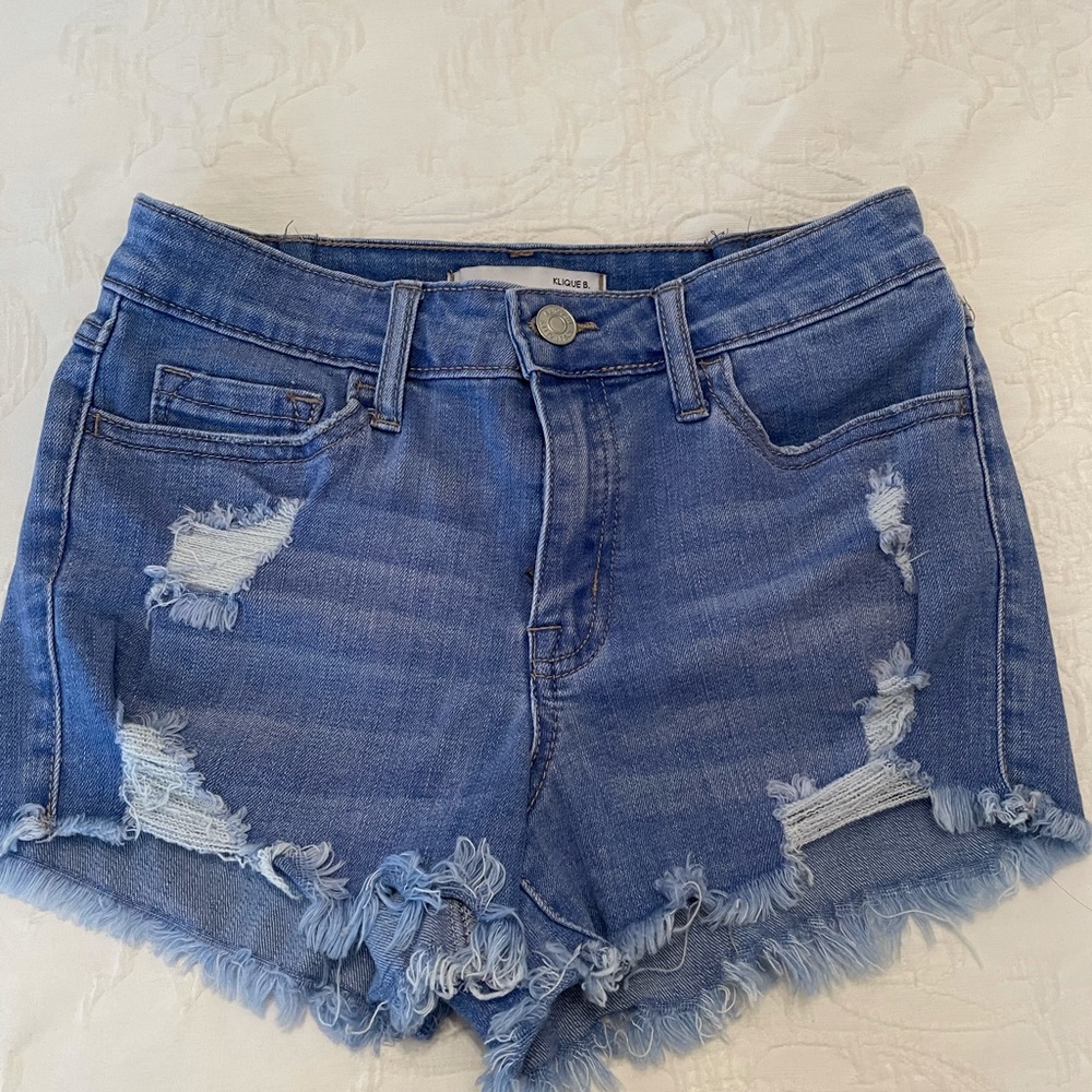 Klique B shorts low rise